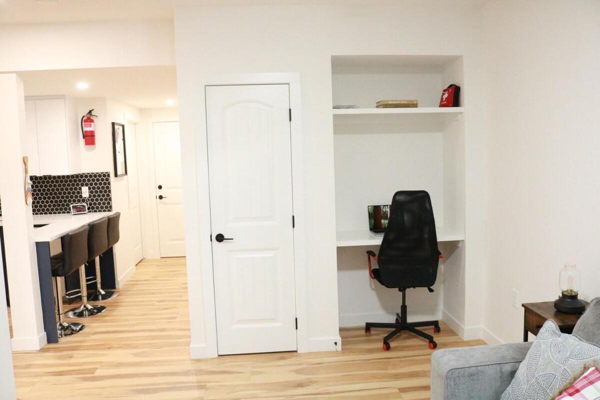 Rustic Rocky Retreat * Calgary
