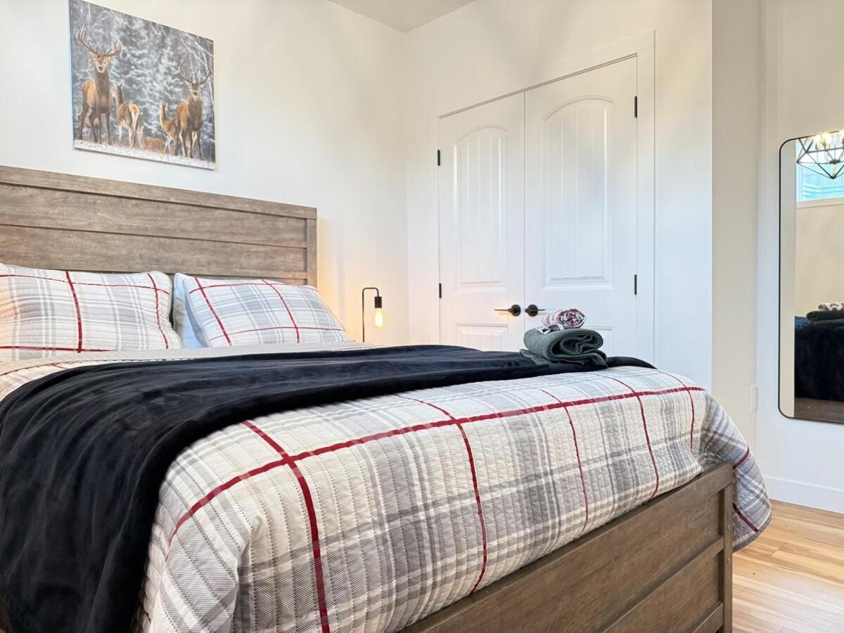 Rustic Rocky Retreat Calgary